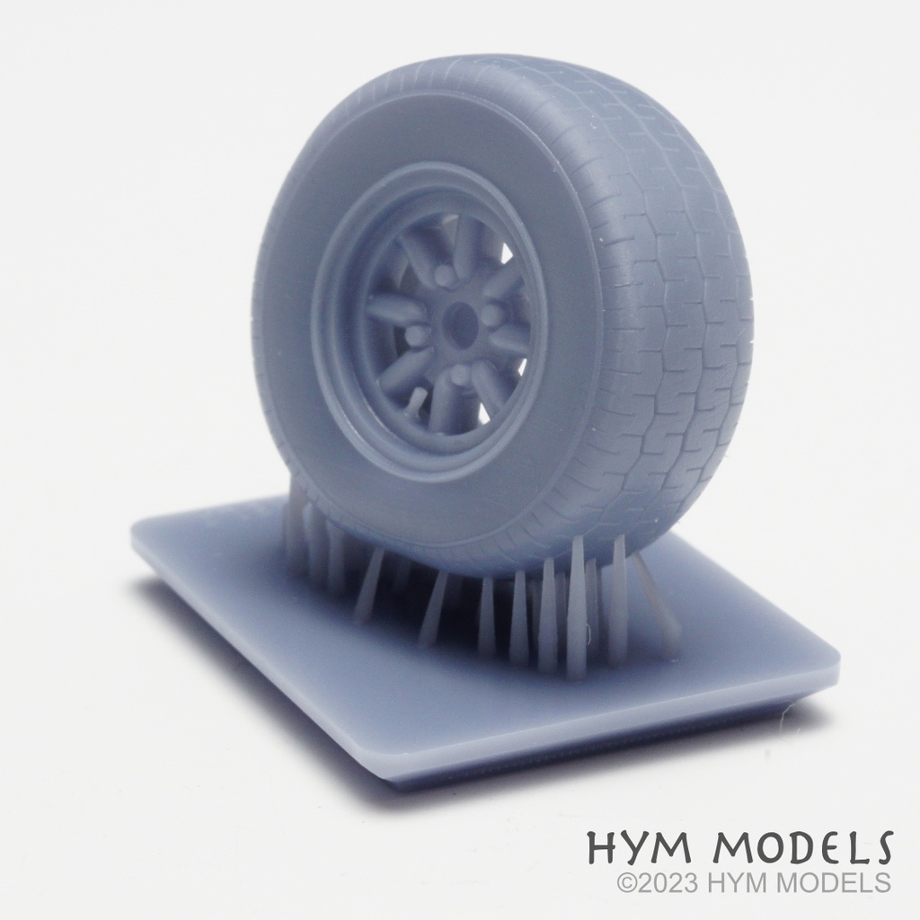 1/24 ミニクーパー1.3i用 自重変形10インチタイヤセット(ワタナベ)