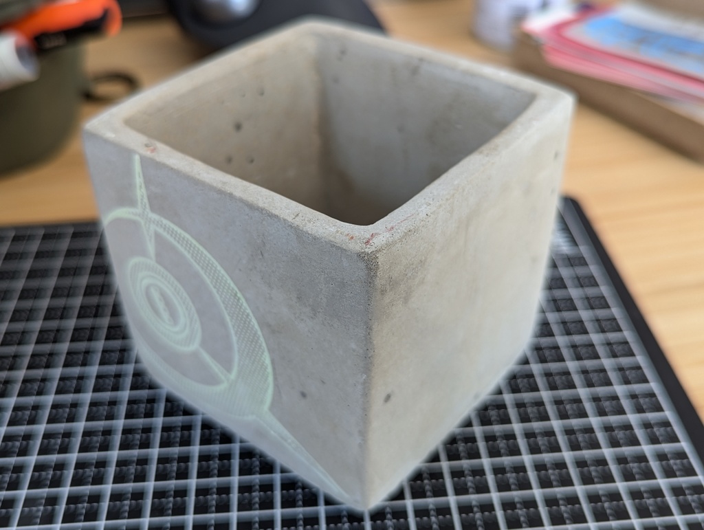 concrete plant-Niyaniya-kyoju halo, gray