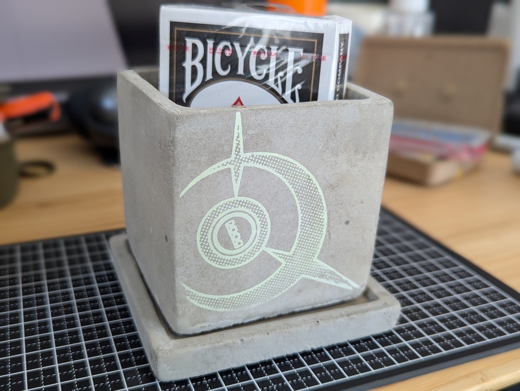 concrete plant-Niyaniya-kyoju halo, gray