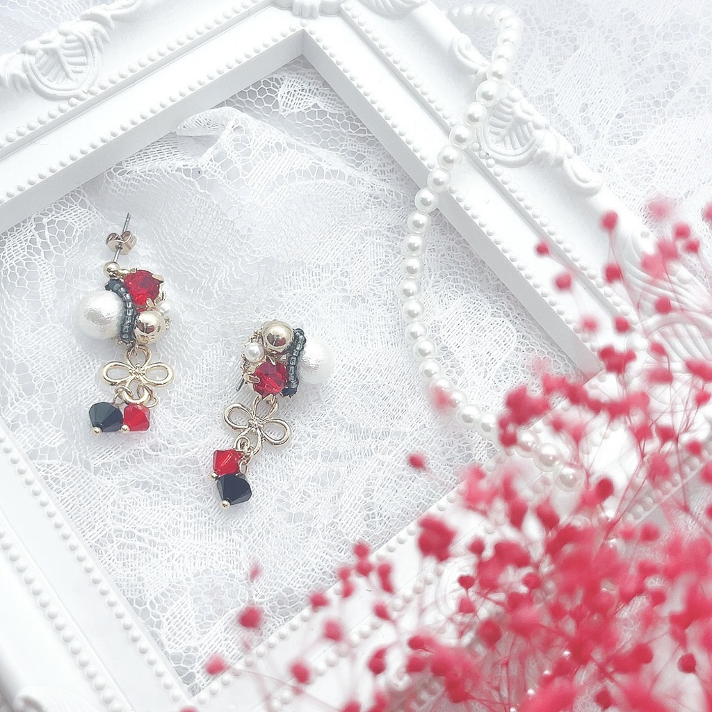 ビジューイヤリング＆ピアス【ディルック】