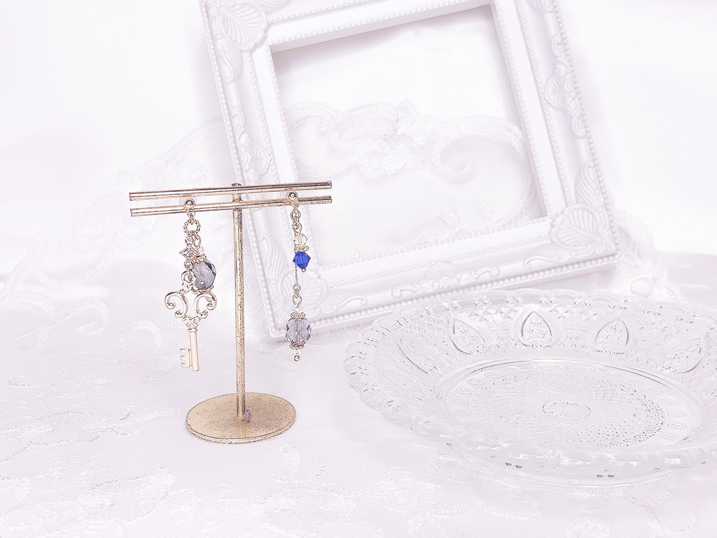 【にじさんじ】カラーモチーフ(鍵)ピアス/イヤリング 【小柳ロウ】【星導ショウ】