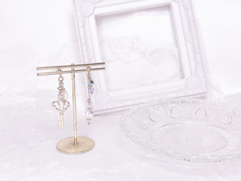 【にじさんじ】カラーモチーフ(鍵)ピアス/イヤリング 【小柳ロウ】【星導ショウ】