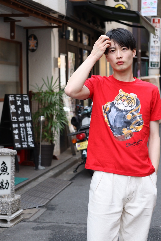 October Beast × 有田満弘「Tiger in Mech Armor」Tシャツ