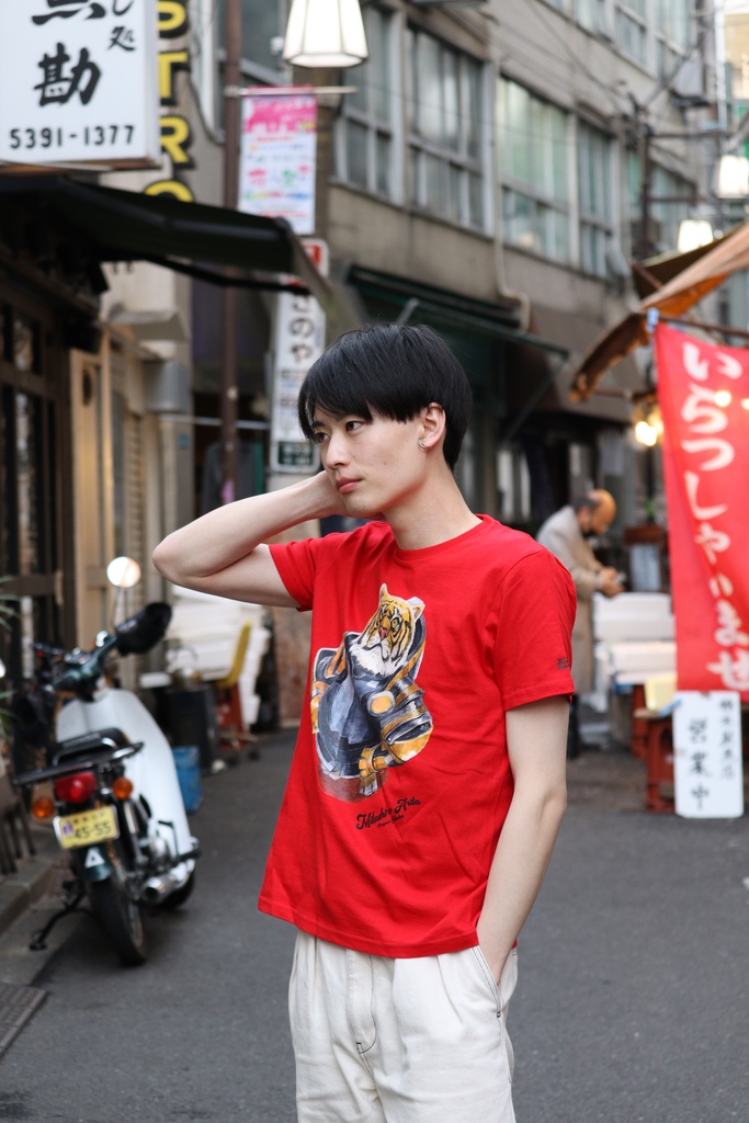 October Beast × 有田満弘「Tiger in Mech Armor」Tシャツ