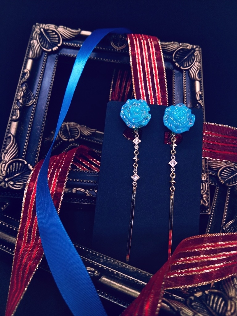 薔薇のイヤリング「プリティローズ アクアブルー」