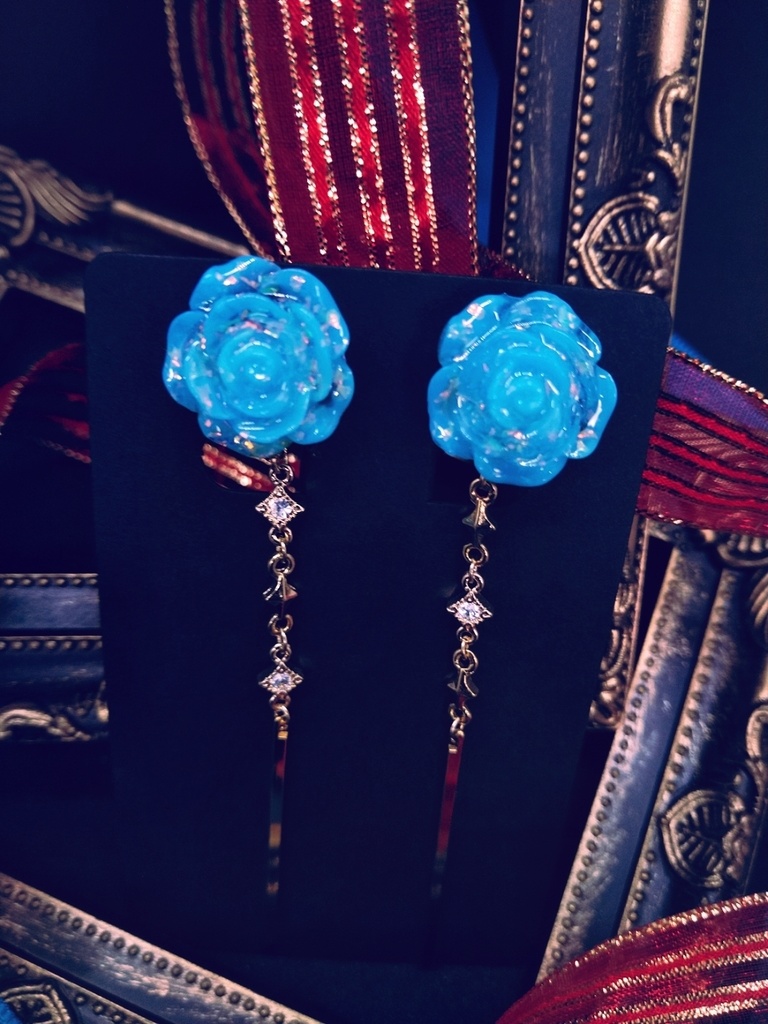 薔薇のイヤリング「プリティローズ アクアブルー」