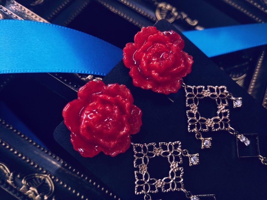 薔薇のイヤリング「レッド グルーテンドルスト」