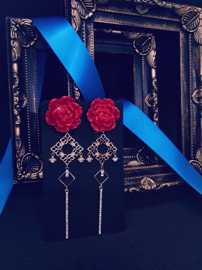 薔薇のイヤリング「レッド グルーテンドルスト」