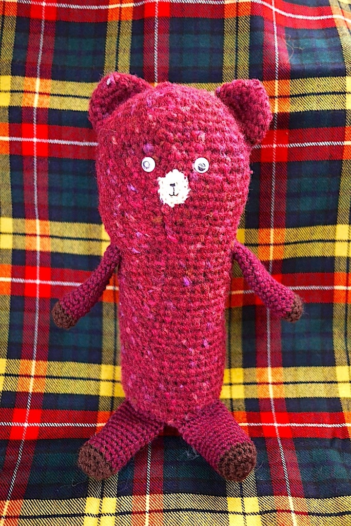 <座るタイプ>あみぐるみ(中)くま・ワインレッドミックス毛糸