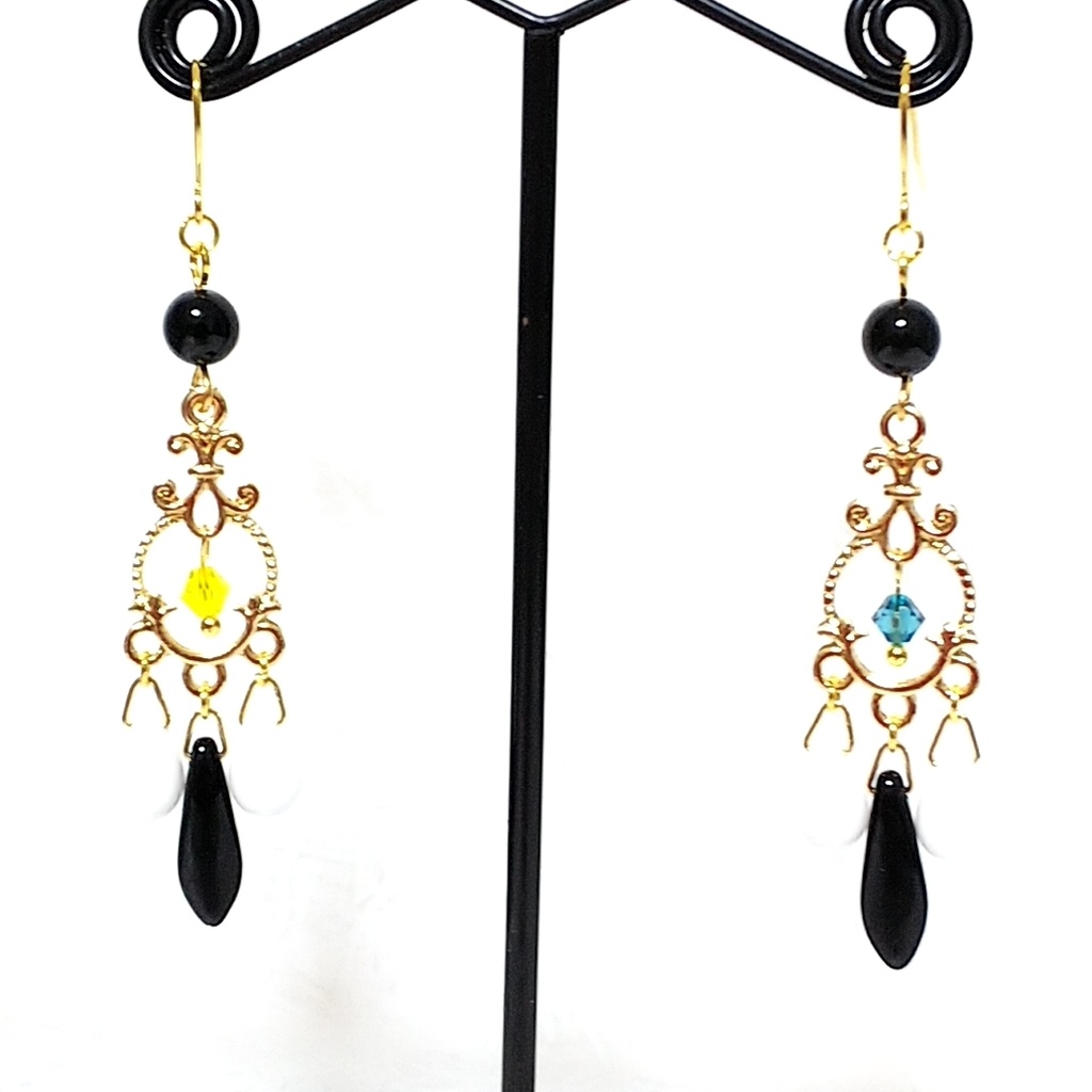 伊黒 シャンデリア ピアス