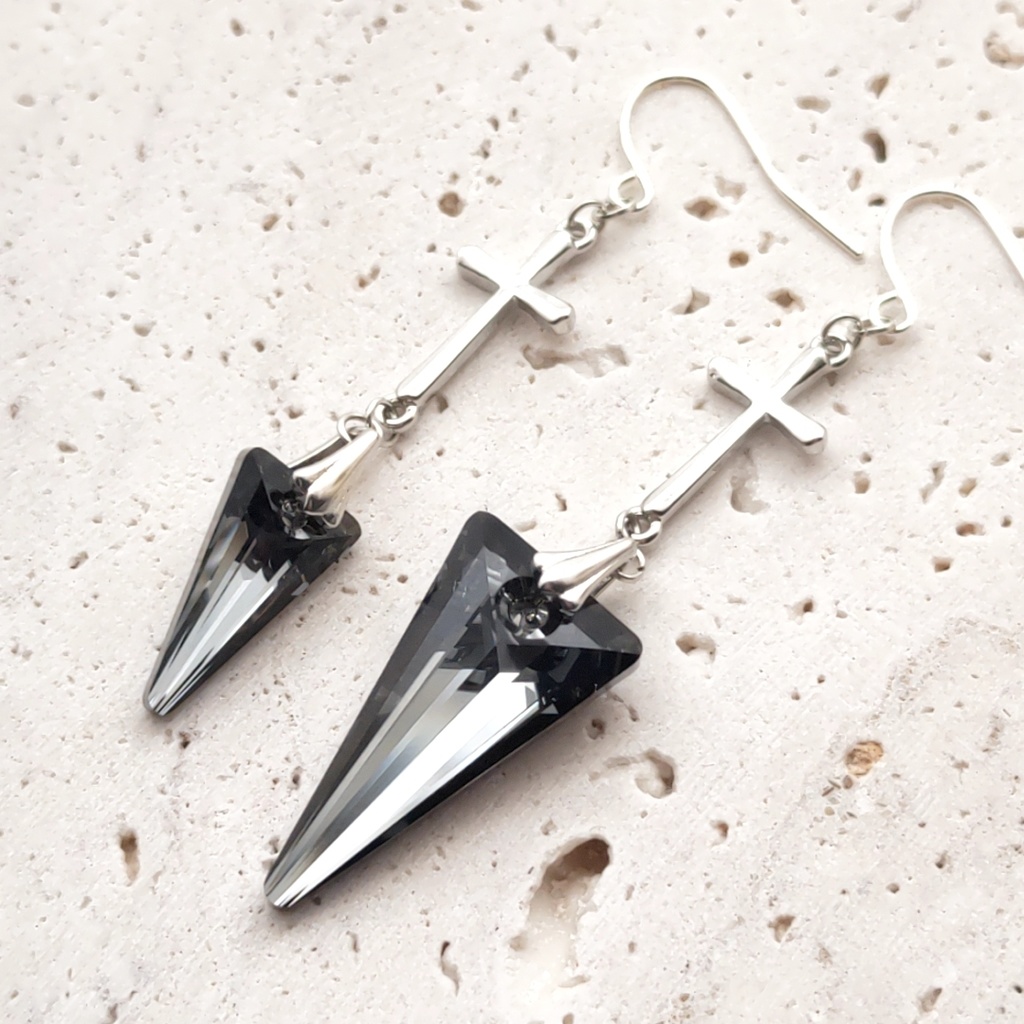 シンボリクリスエス 黒 ピアス