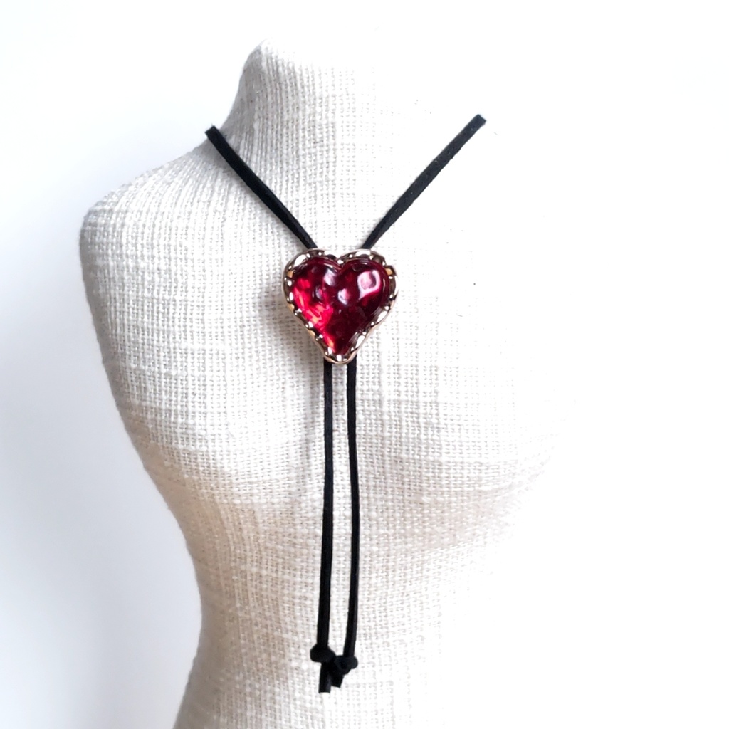 ハーツラビュルのループタイ