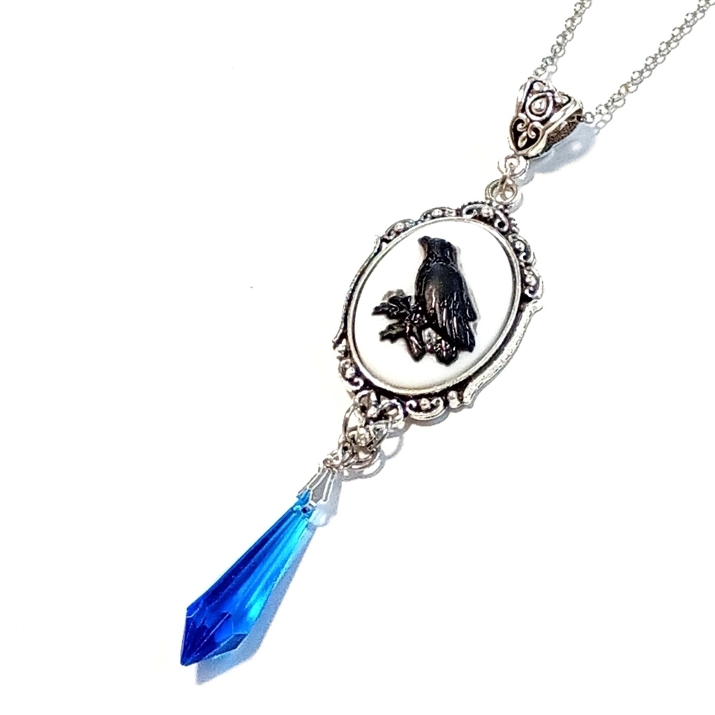 クロウリー ネックレス