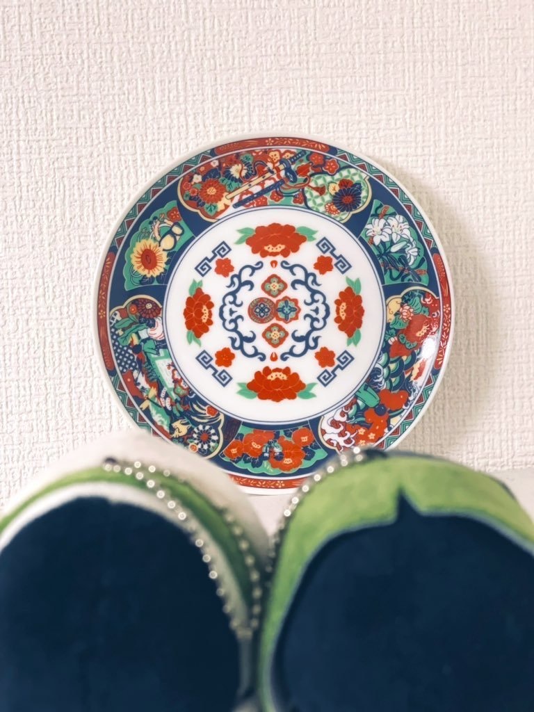 桑名と松井彩色絵皿