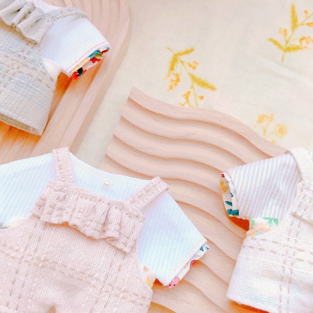 フロントフリルのサロペット