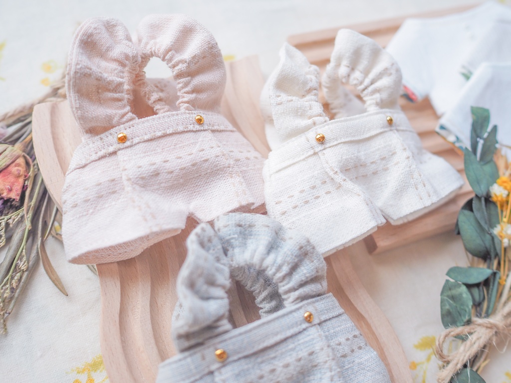 フリルショルダーのサロペット