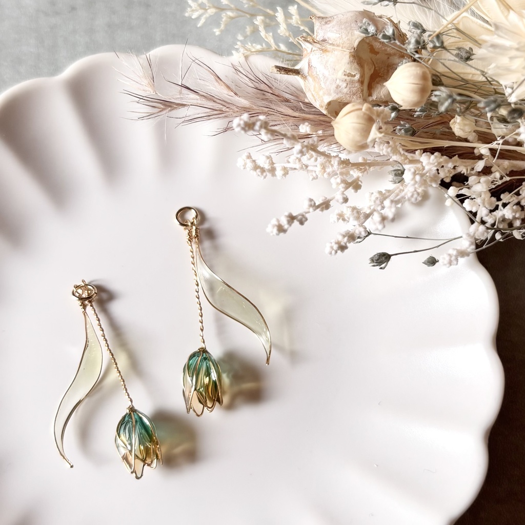 チューリップの耳飾り