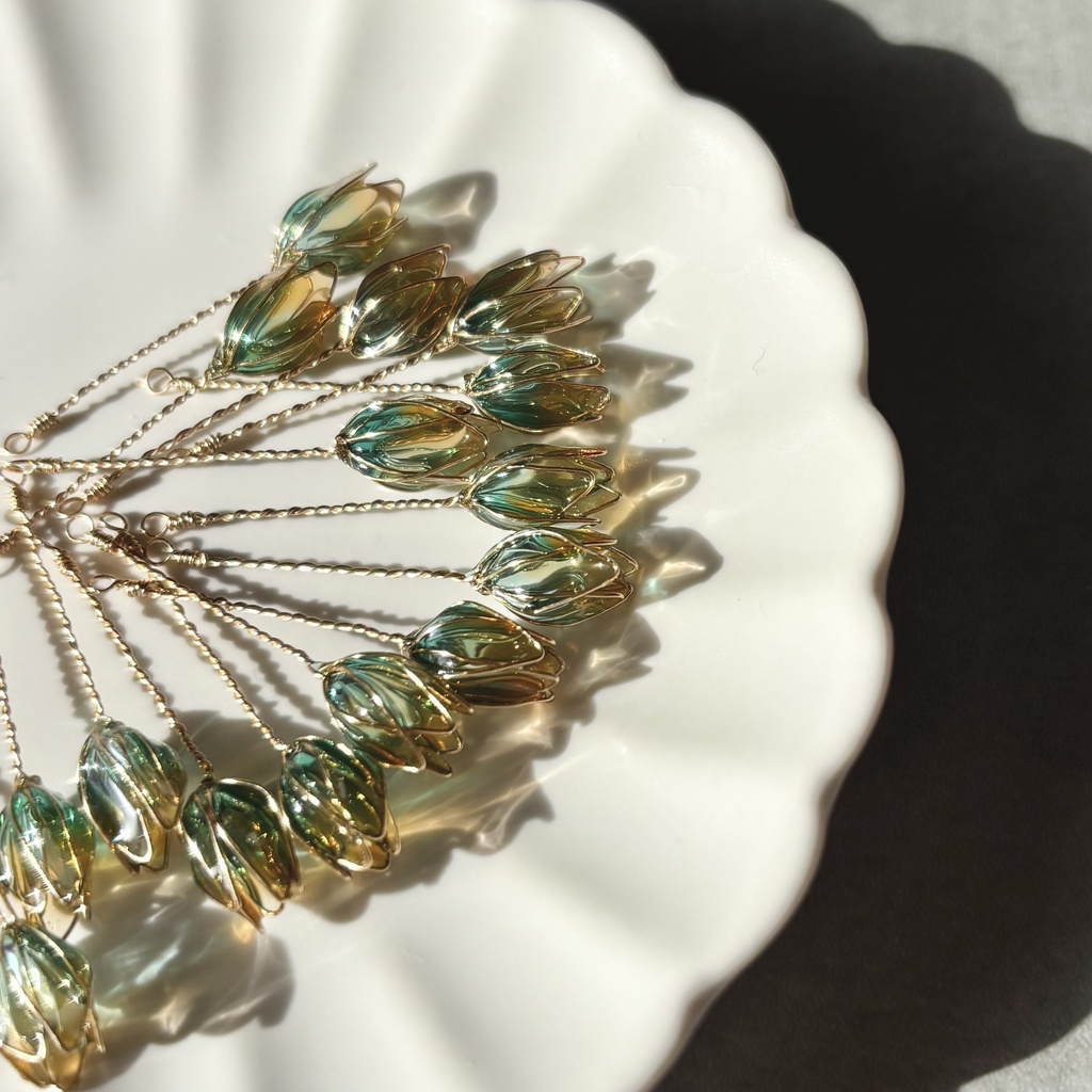 チューリップの耳飾り