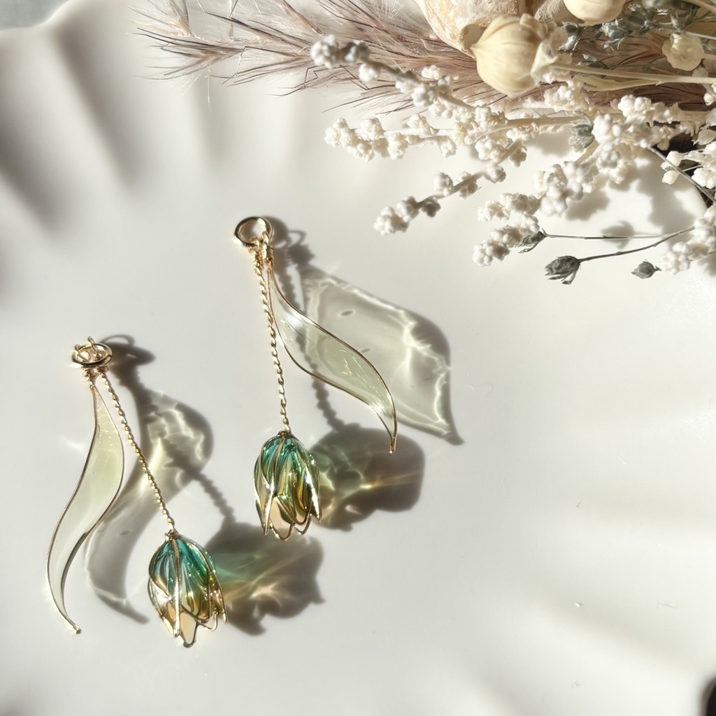 チューリップの耳飾り