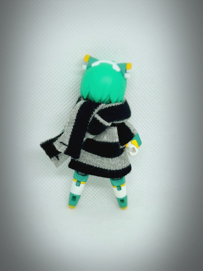 DTA ボーダーのトップスとマフラー