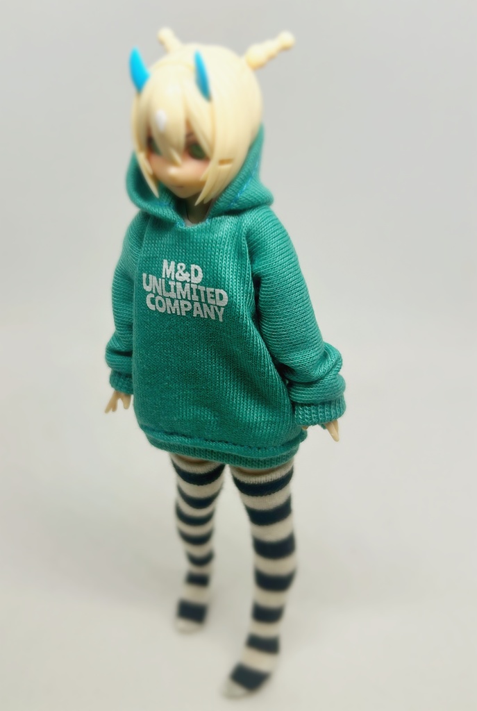 ミクカラーのフーディワンピはこちら
