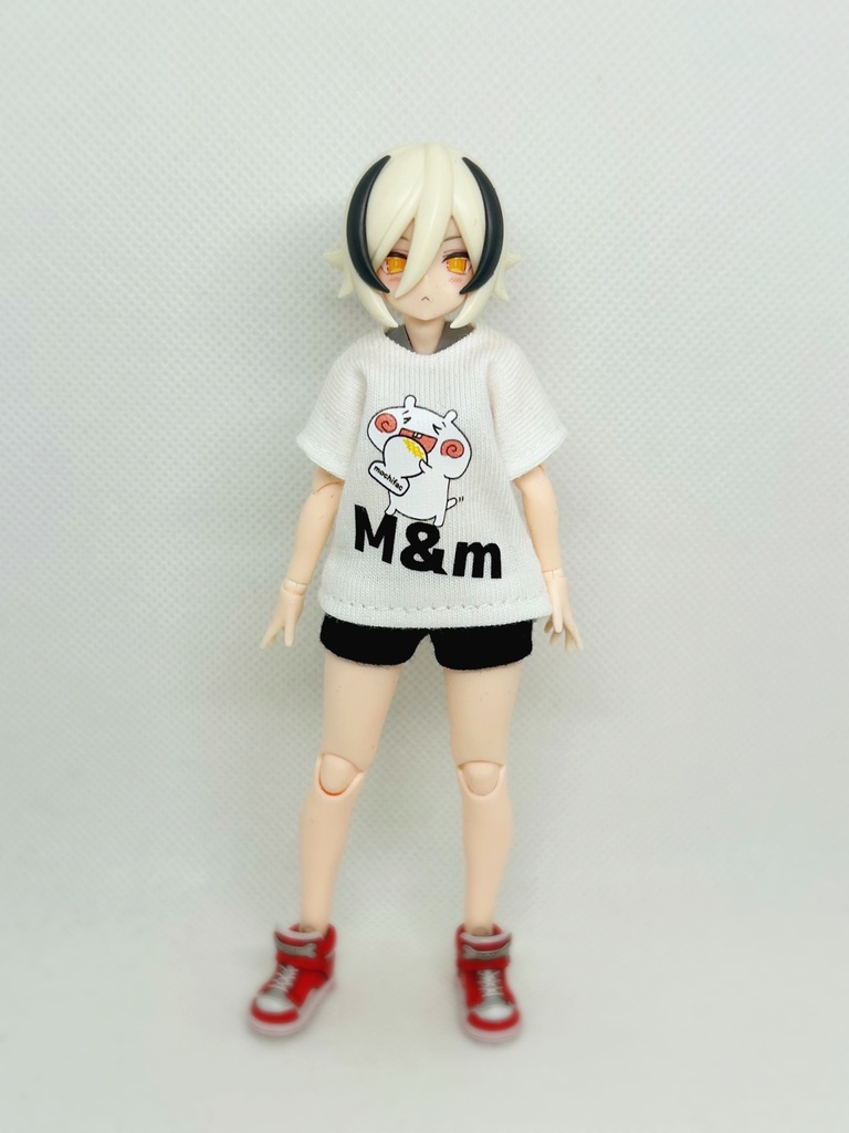 Tシャツとホットパンツ