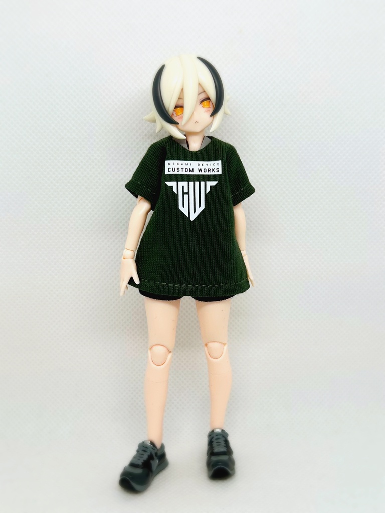 トップスとホットパンツ
