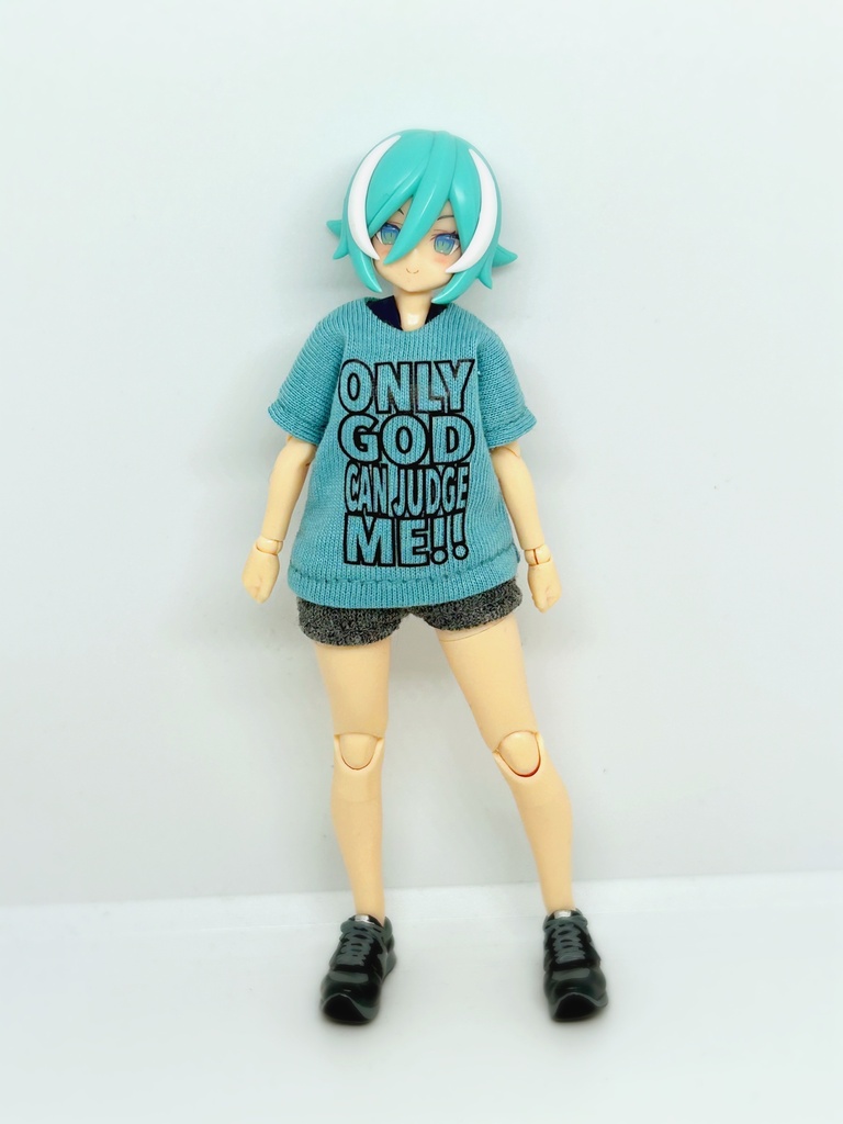 トップスとホットパンツ