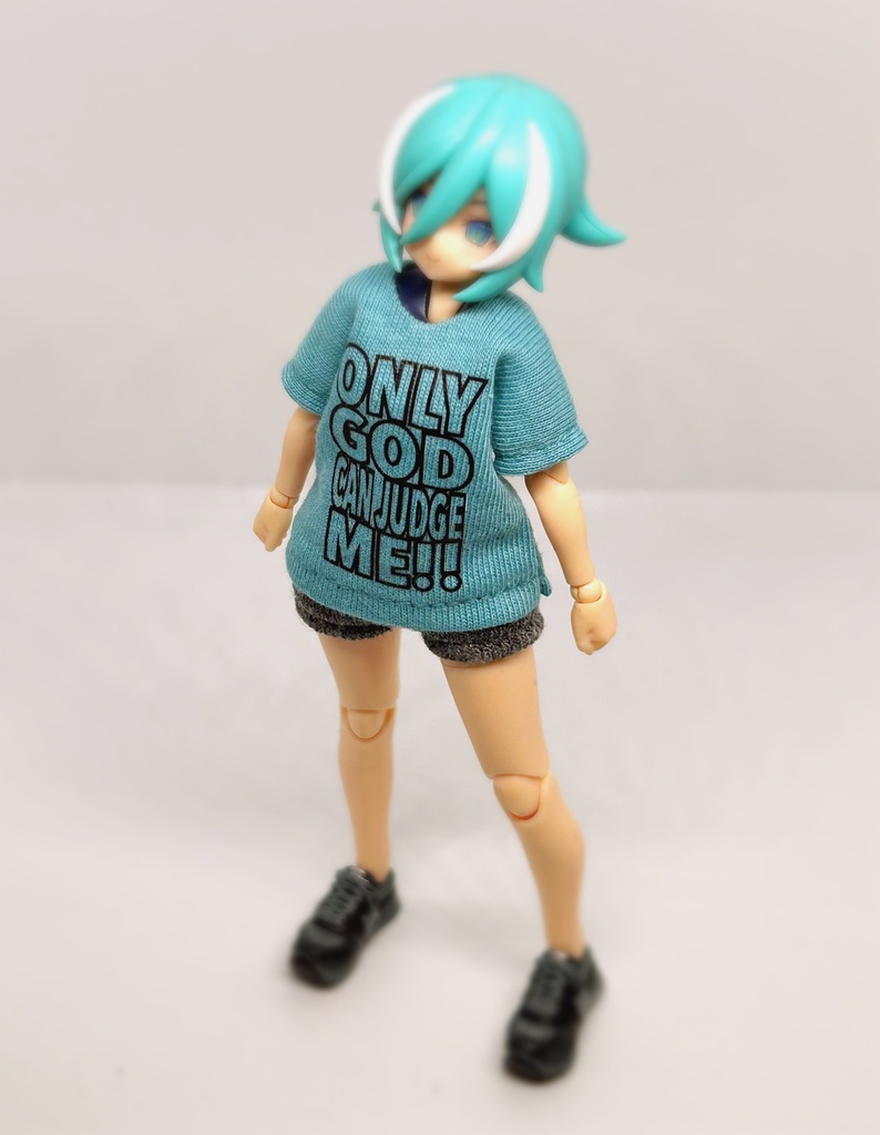 トップスとホットパンツ