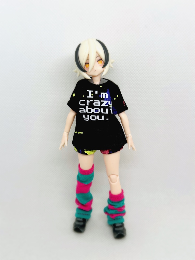 トップスとホットパンツとレッグウォーマー