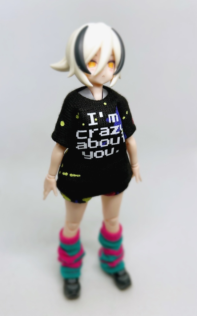 トップスとホットパンツとレッグウォーマー