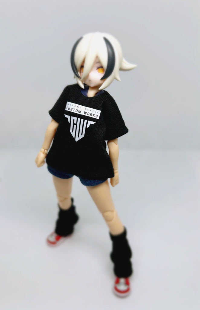 トップスとホットパンツとレッグウォーマー