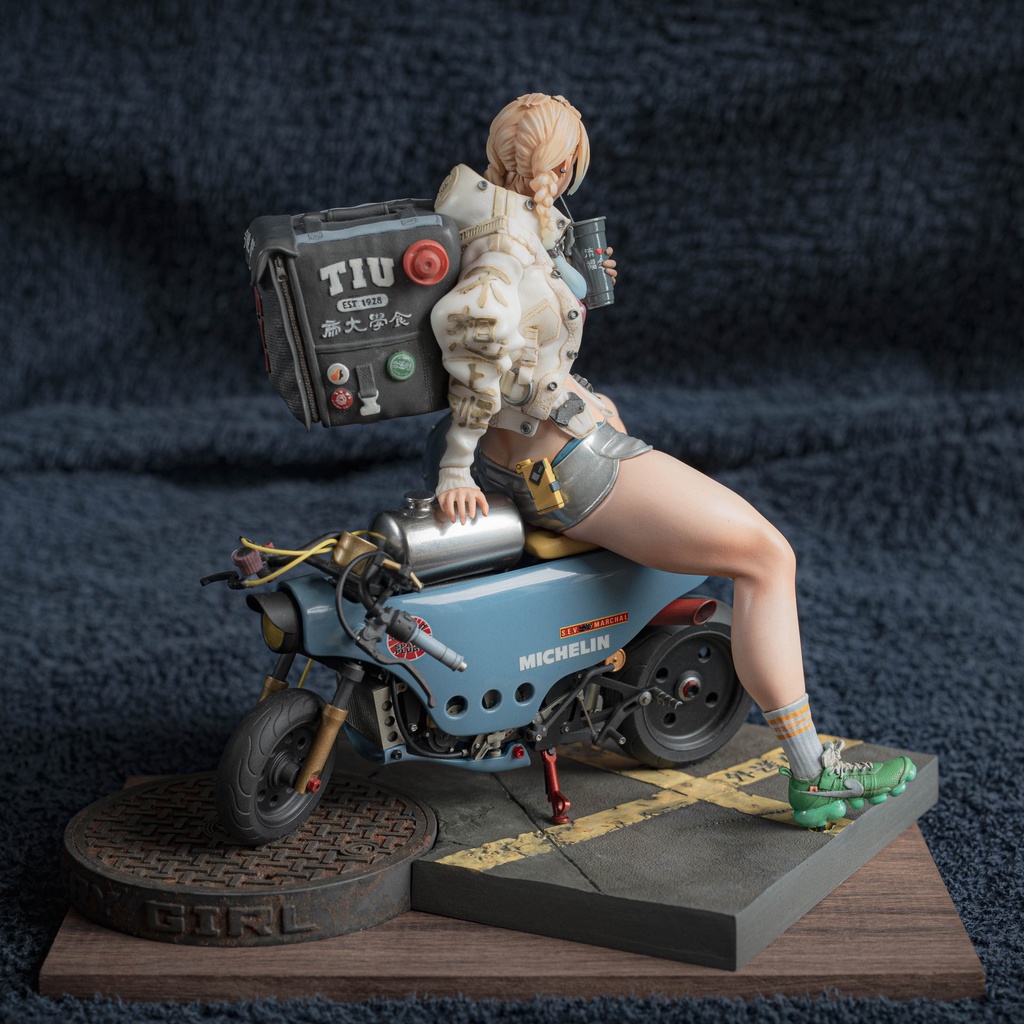DELIVERY GIRL