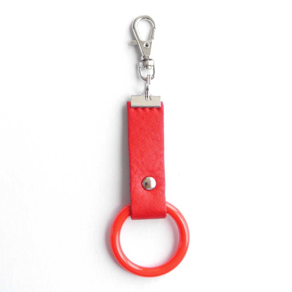 つり革風ミニストラップ レッド