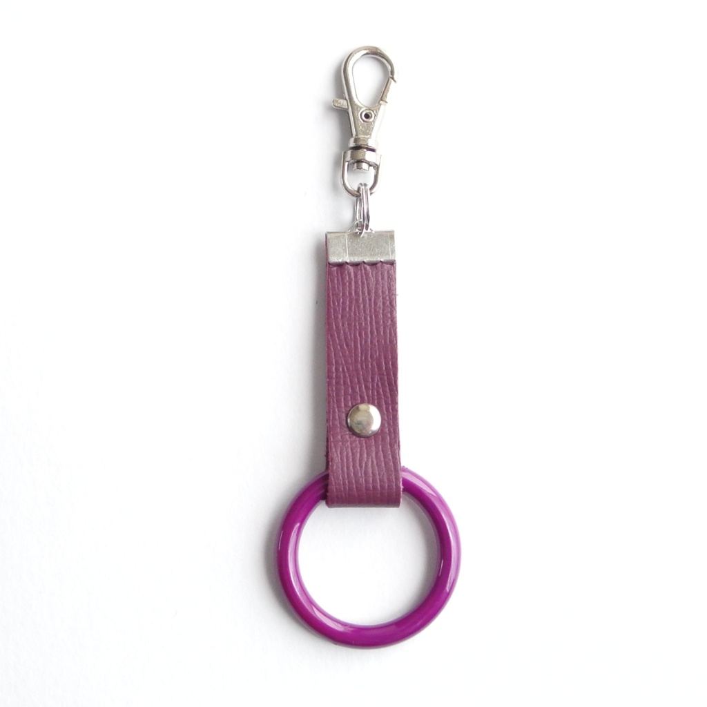 つり革風ミニストラップ パープル