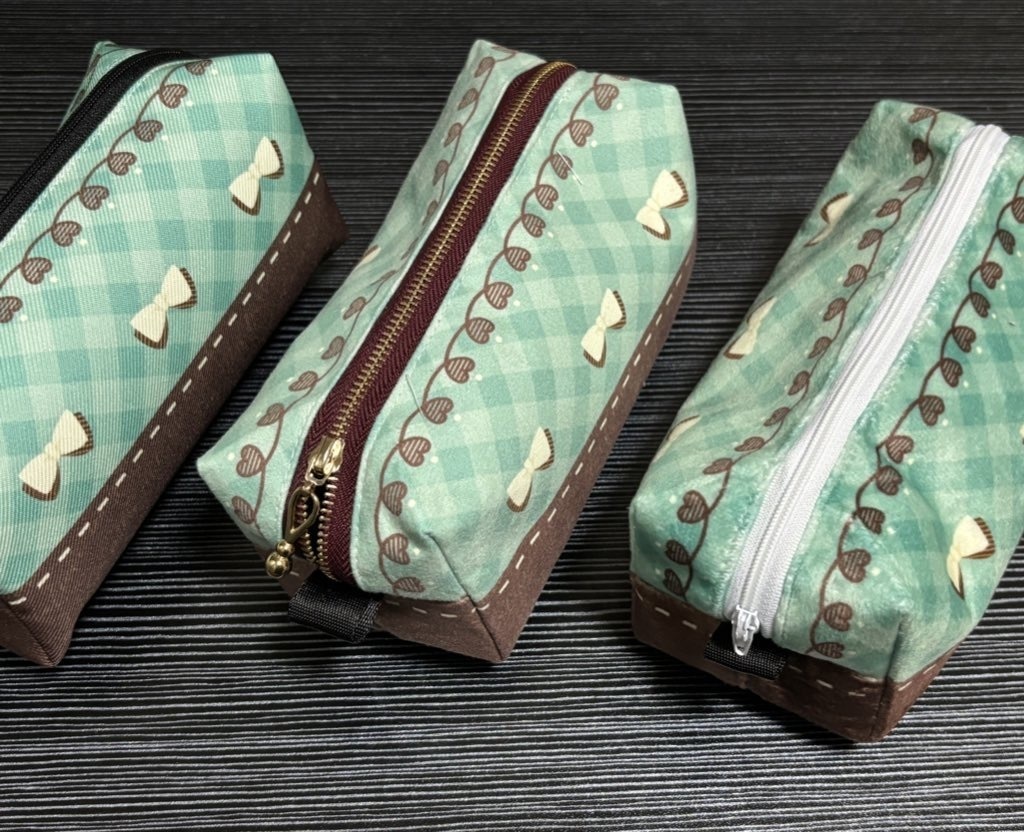 チョコミントポーチ