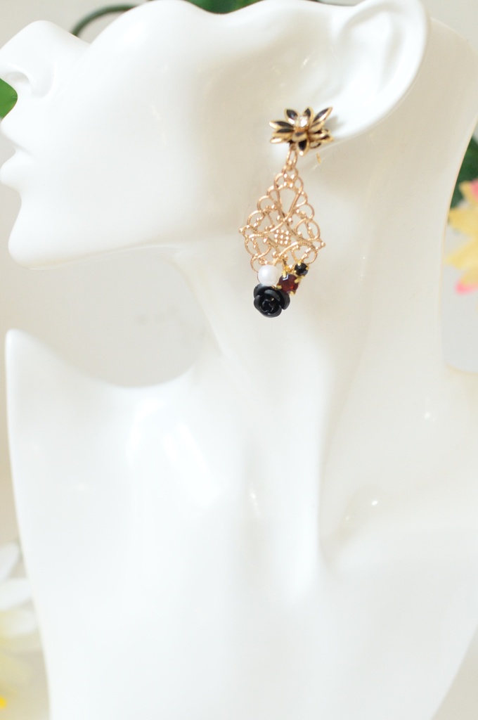 FGO キャラクターイメージイヤリング&ピアス / ジャンヌ・ダルク&オルタ&イシュタル&エレシュキガル