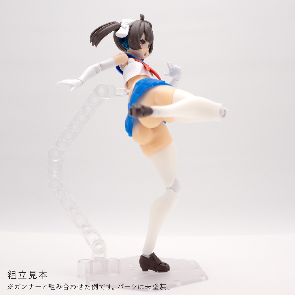 健康的なBlock2-Mのむっちりおなかとあんよニーソ