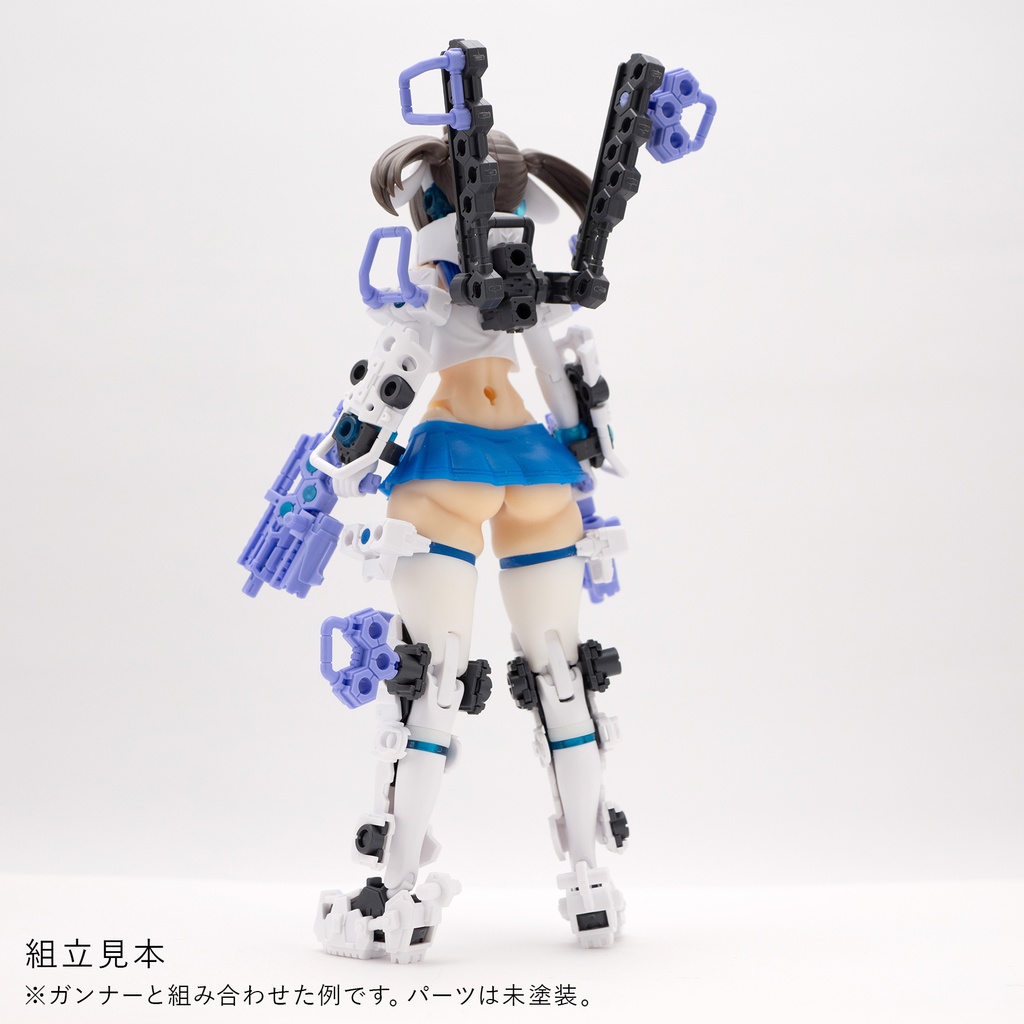 健康的なBlock2-Mのむっちりおなかとあんよニーソ