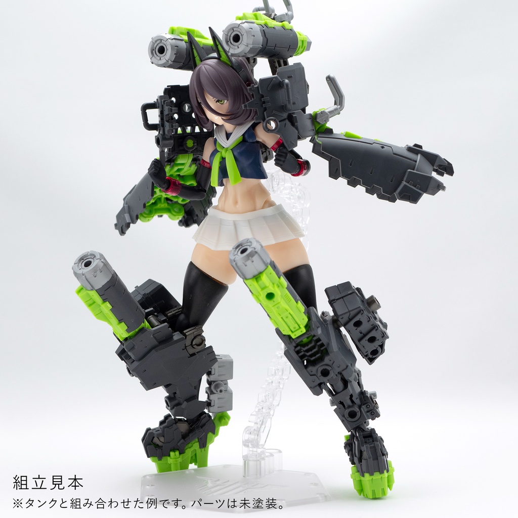 健康的なBlock2-Mのむっちりおなかとあんよニーソ