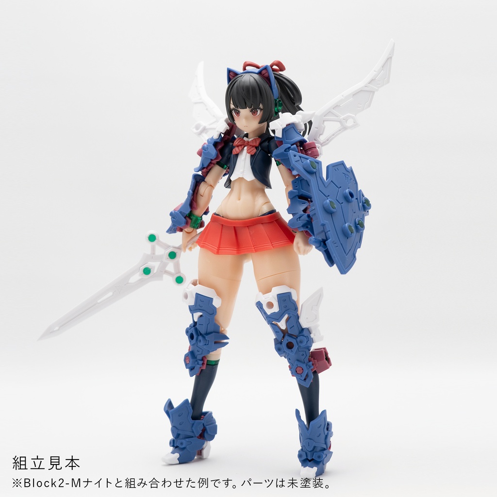 健康的なBlock2-Mのむっちりおなかとあんよ生脚