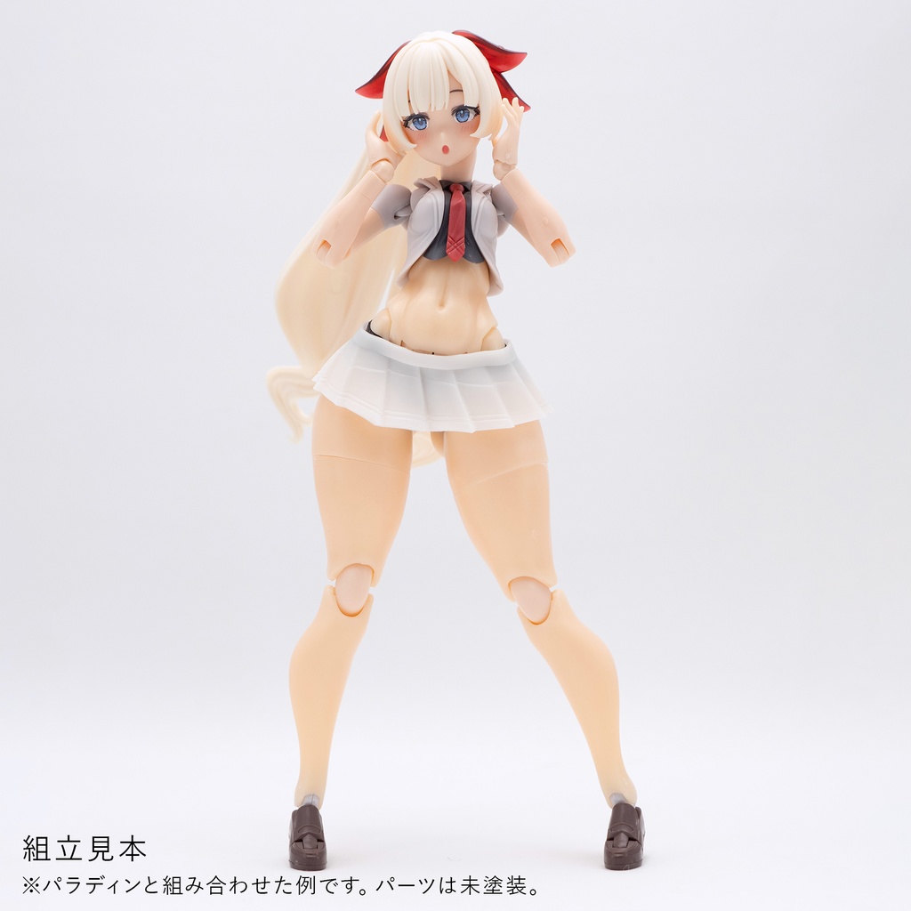 健康的なBlock2-Mのむっちりおなかとあんよ生脚