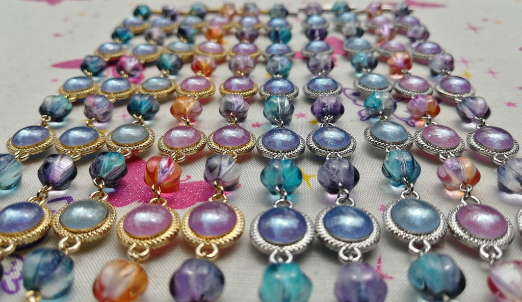 【17.5cm・ゴールド】ビーズの色に合わせて色が変わる(紫外線)ブレスレット