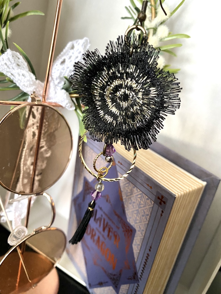 呪術イメージ花アクセサリー