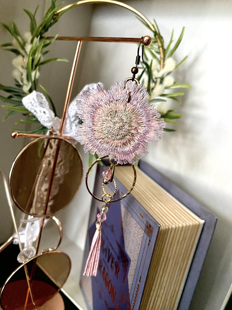 呪術イメージ花アクセサリー