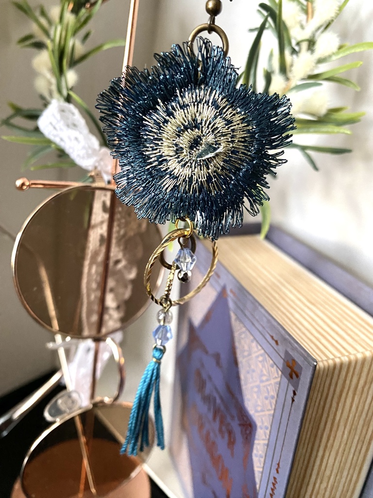 呪術イメージ花アクセサリー