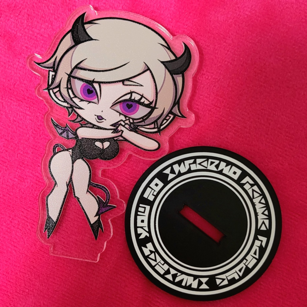 貴方を見つめるアクリルフィギュア(アルヴィナ サキュバス)