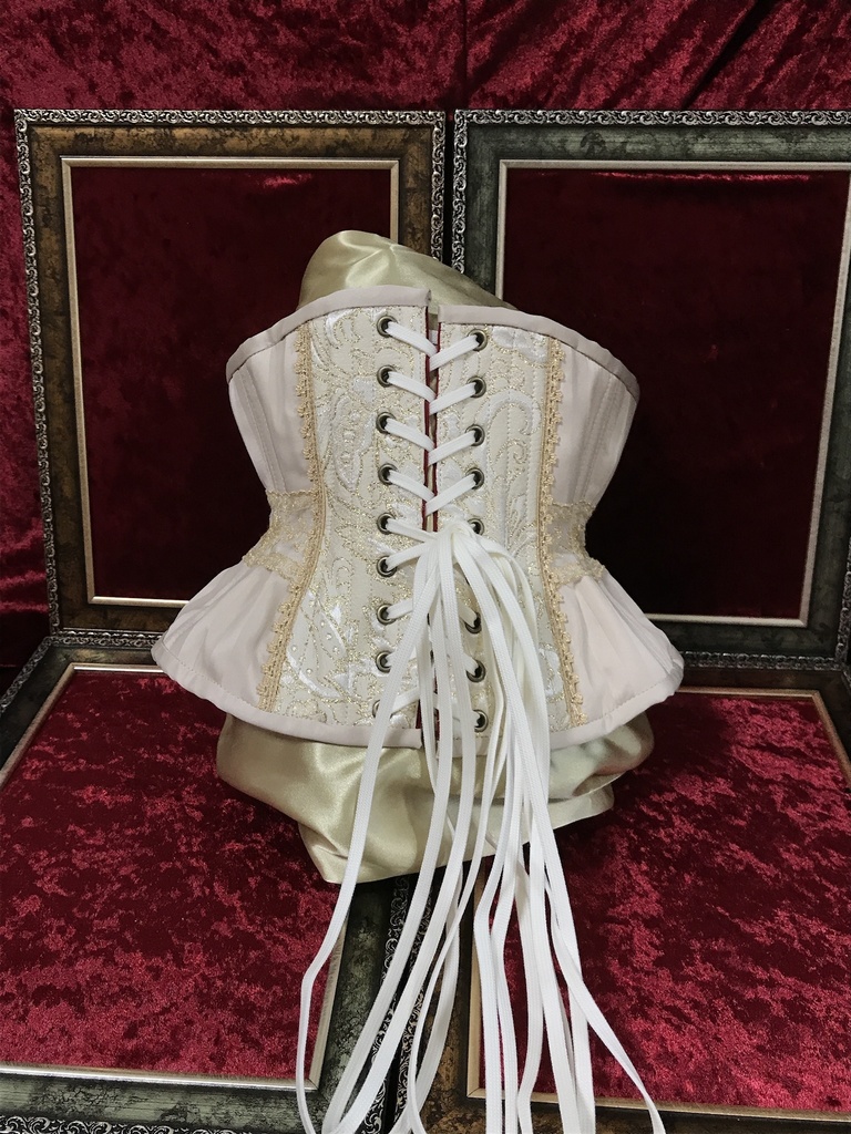 【過去作例】【再販無】【旧作】19インチ 白の女王コルセット