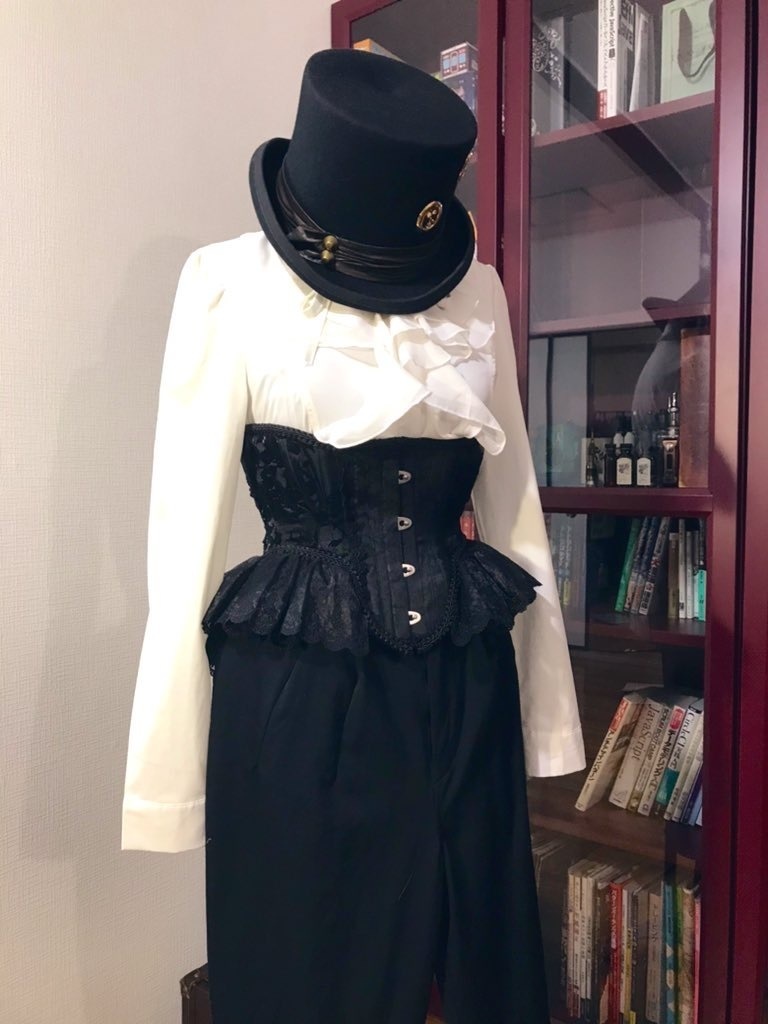 【過去作例】【再販無】20インチ 黒×黒フリルTighter