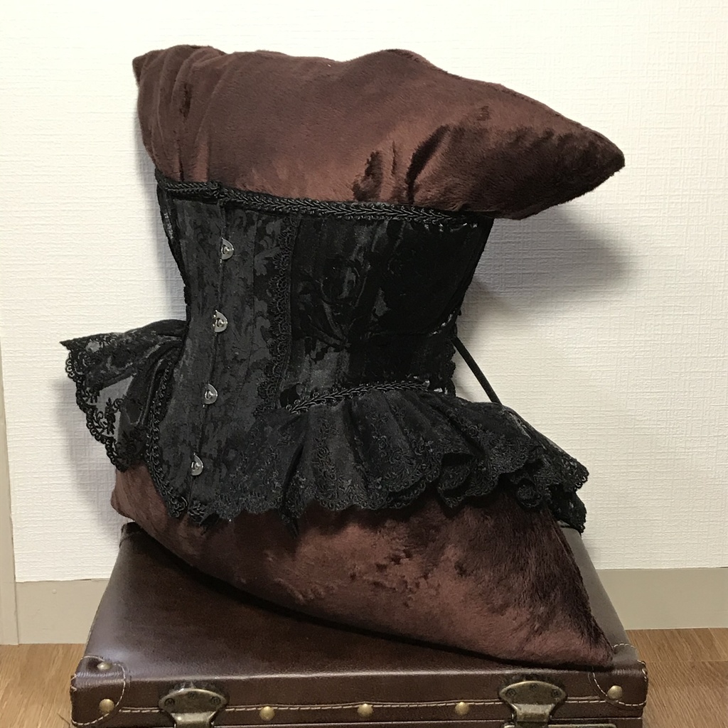 【過去作例】【再販無】20インチ 黒×黒フリルTighter